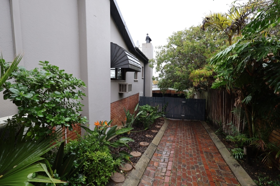 5 Bedroom Property for Sale in Vierlanden Western Cape
